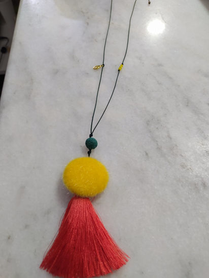 Picture of Necklace yellow round element with tassel and beads
